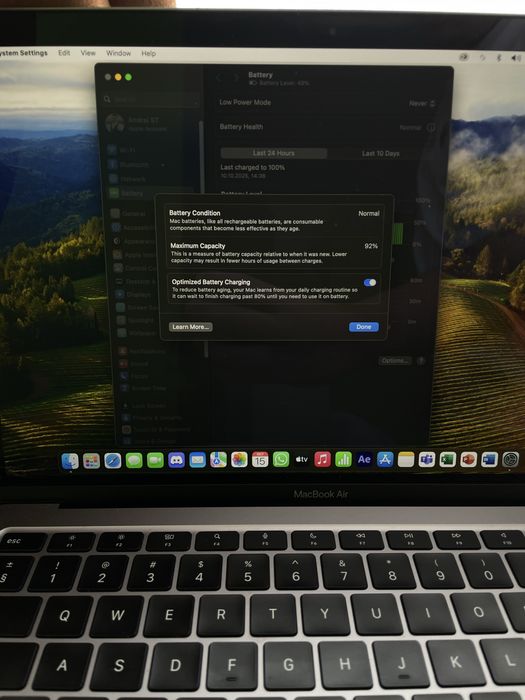 Macbook Air M1 2020 + Mouse Logitech Pebble 2