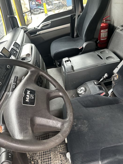 Vand autobasculanta 8x8 in stare buna de functionare