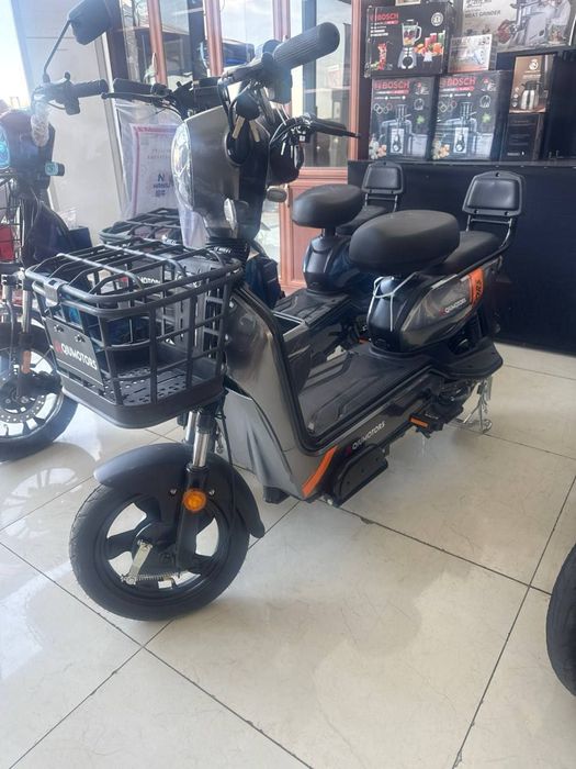 Электроскутор QIUMOTORS 48V серый