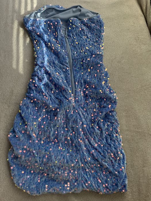 Синя рокля с пайети