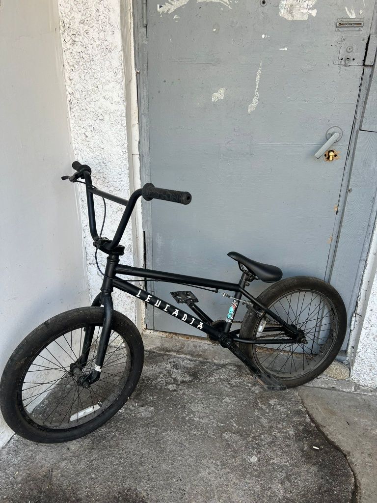 Продам BMX:Haro Leucadia