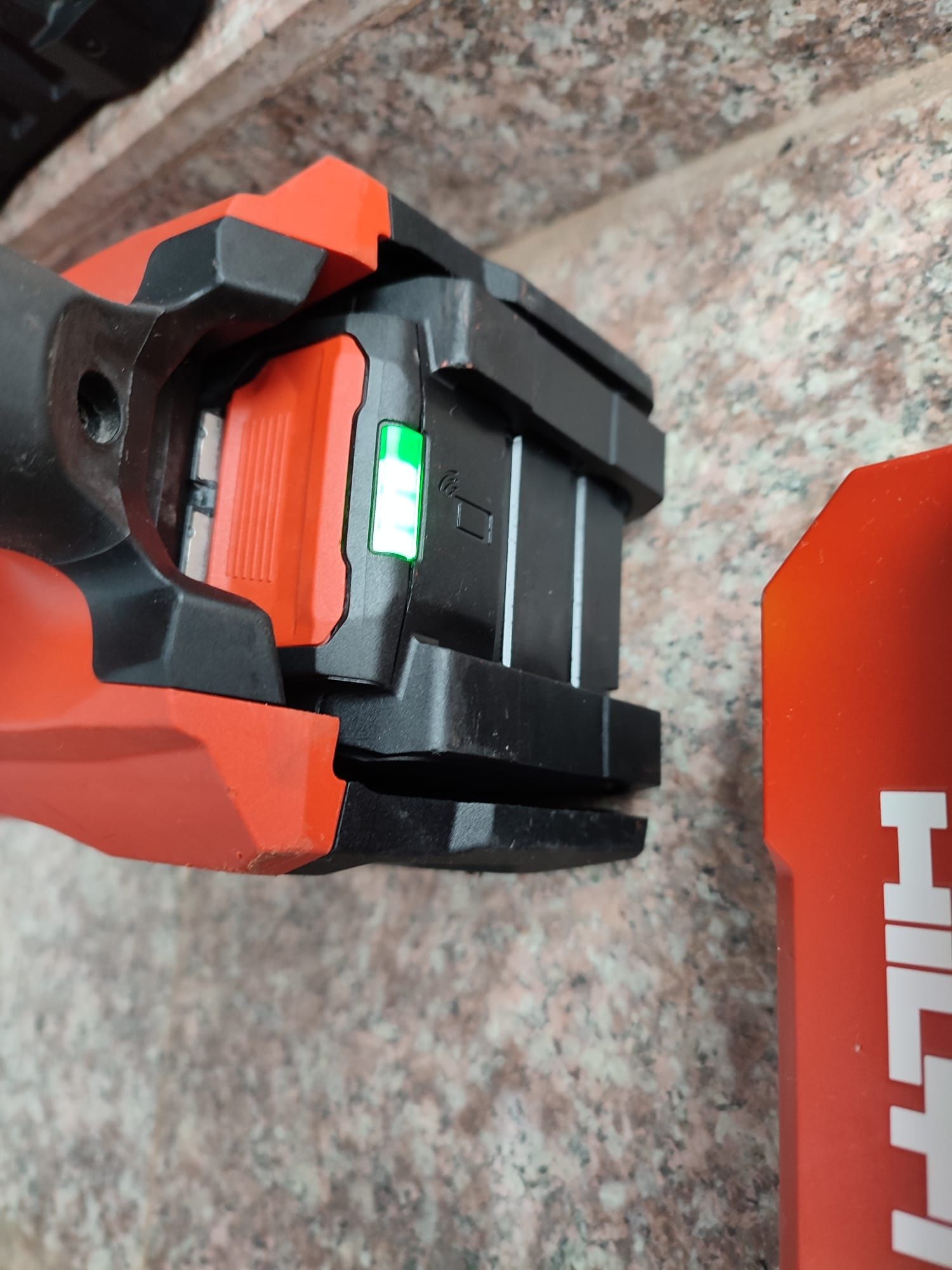 Hilti rotopercutor pe acumulatori Nuron