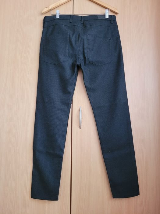 Vând pantaloni marca Zara, negri, mărimea M