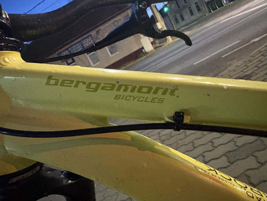 Vând bicicletă dirtjumper Bergamont