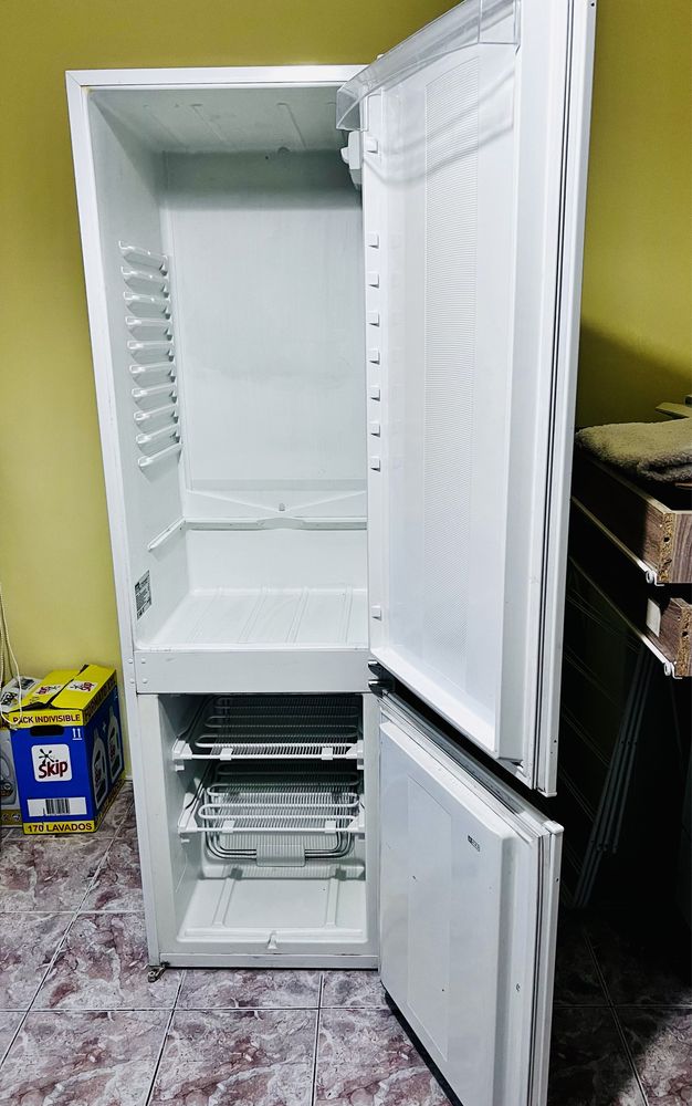 Хладилник с фризер Gorenje за вграждане Built in Fridge Freezer