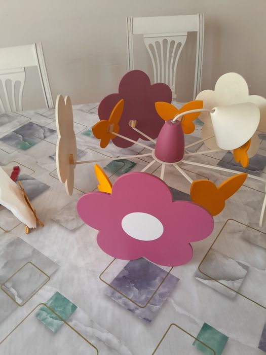 Люстра для детской