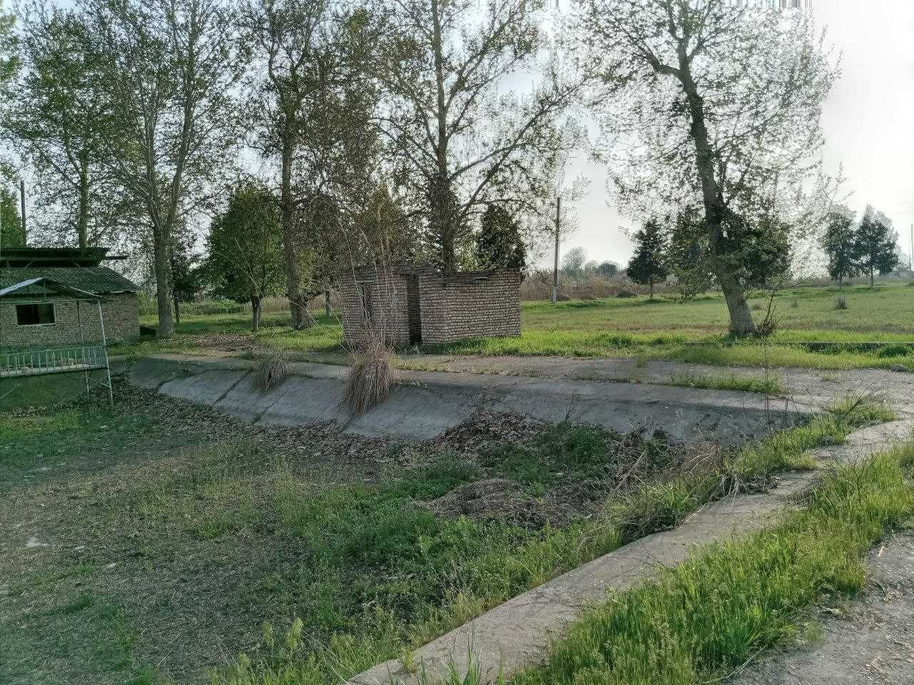Chrichiq bo'yida yer maydoni. Kadastr hujjatlari bilan! Shoshiling!