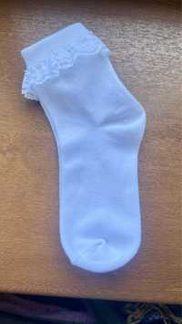 Носки для девочки, с кружевными оборками.