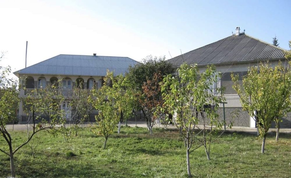 Vând casă/ teren în Edineț- Republica Moldova