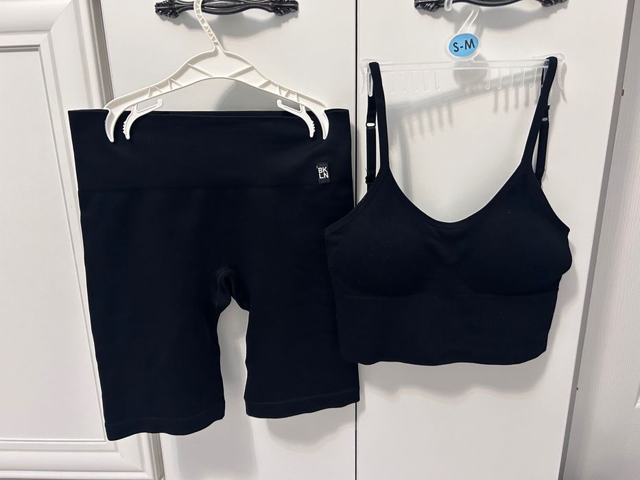 Compleu Bustiera și pantaloni scurti