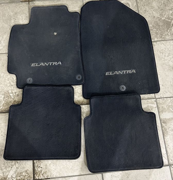 Продам полики на Элантру 2017г
