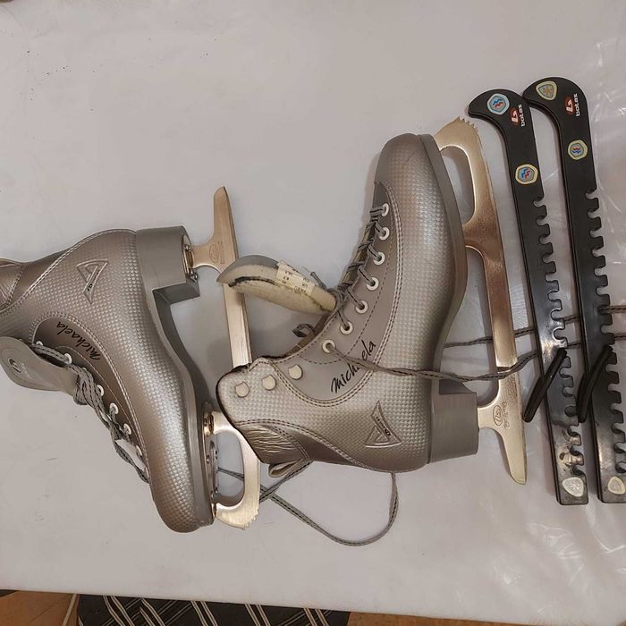 коньки фигурные женские Botas 40 размер