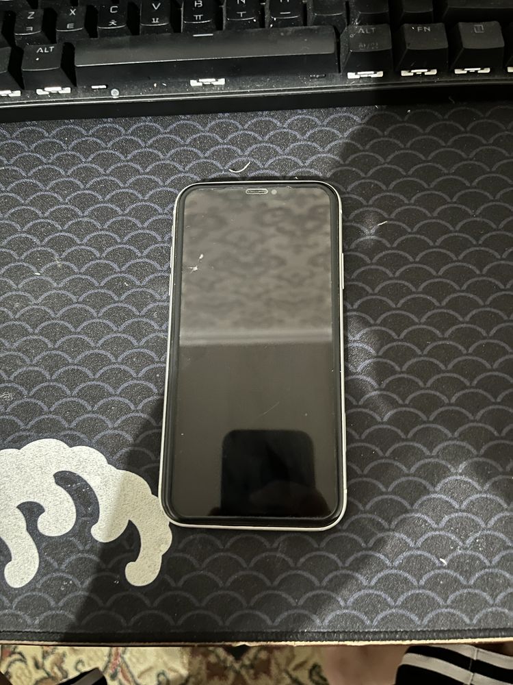 Iphone XR с дефектом