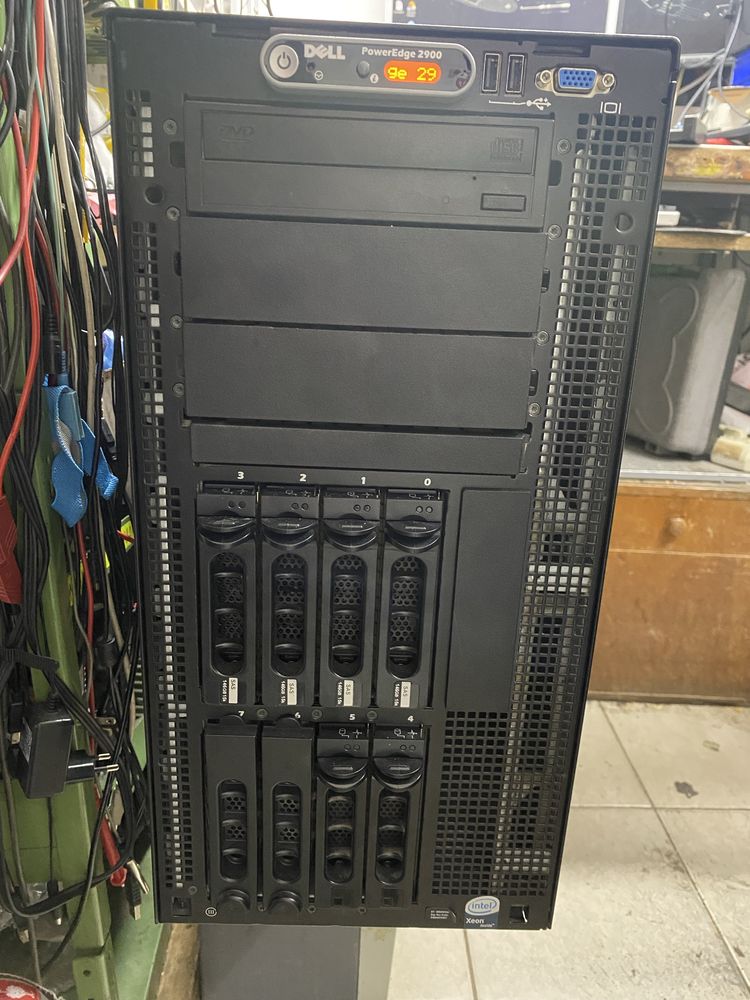 Сървър Dell Poweredge 2900