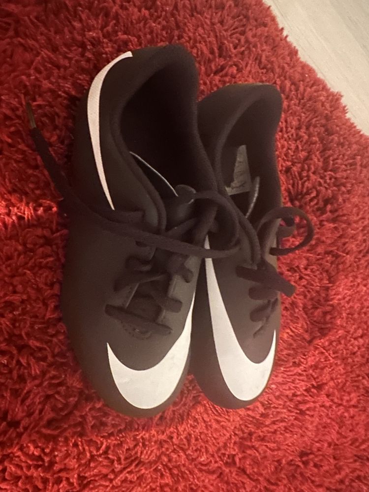 Adidasi fotbal Nike 33