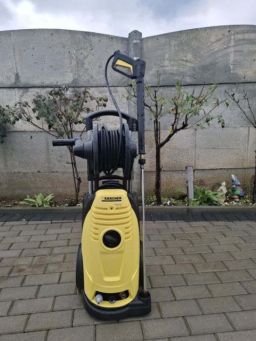 Vând aparat cu presiune profesional Karcher Xpert HD 7140