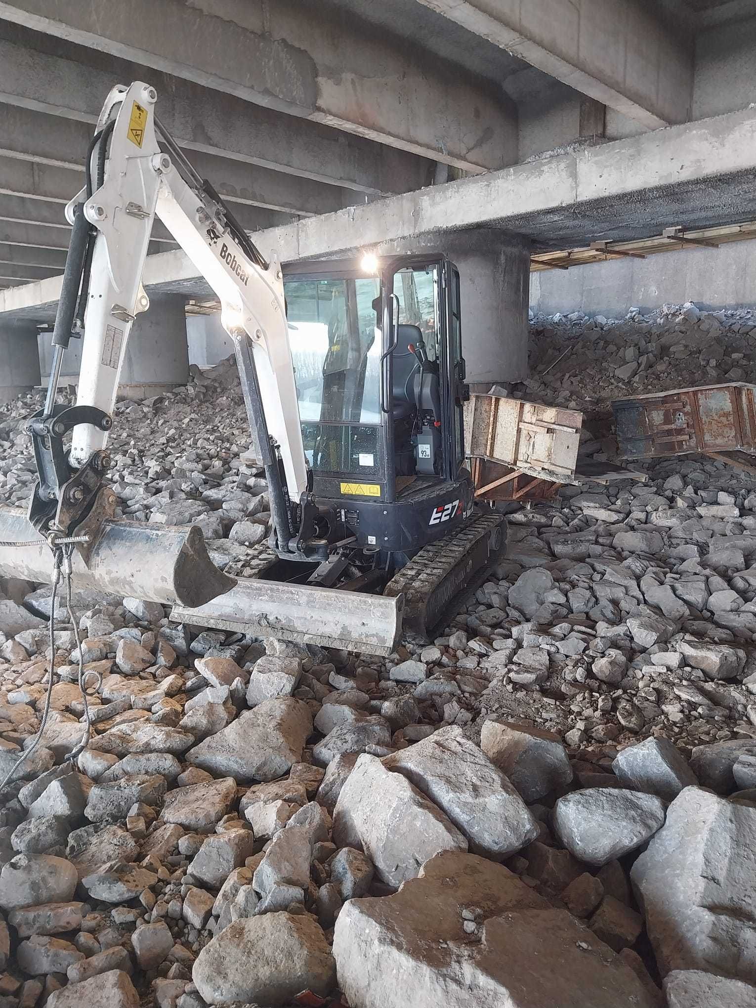 Inchirieri | Excavator, buldoexcavator, compactor, vola, greder,bobkat