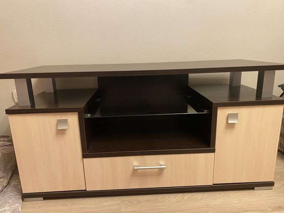 Продам тв тумба в отличном состоянии
