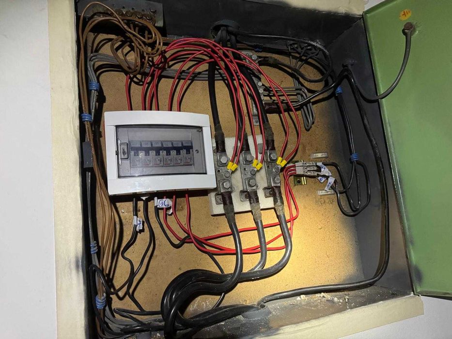 Electrician - Instalatii electrice