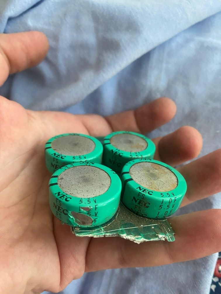 4 bucăți supecondensatori
