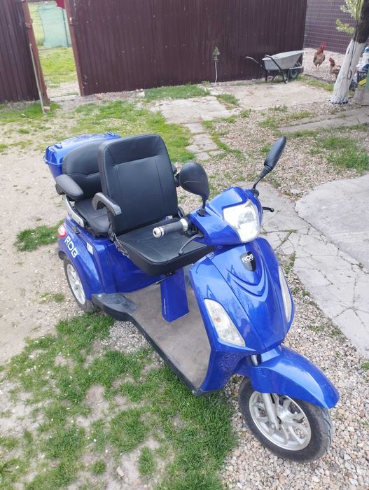 Tricicletă electrică RDB V-KLASS  fără permis, 2 locuri, 25 km/h