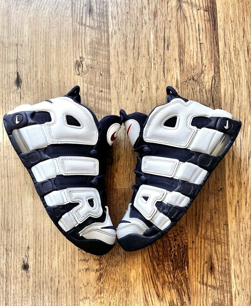 Nike Air more кецове