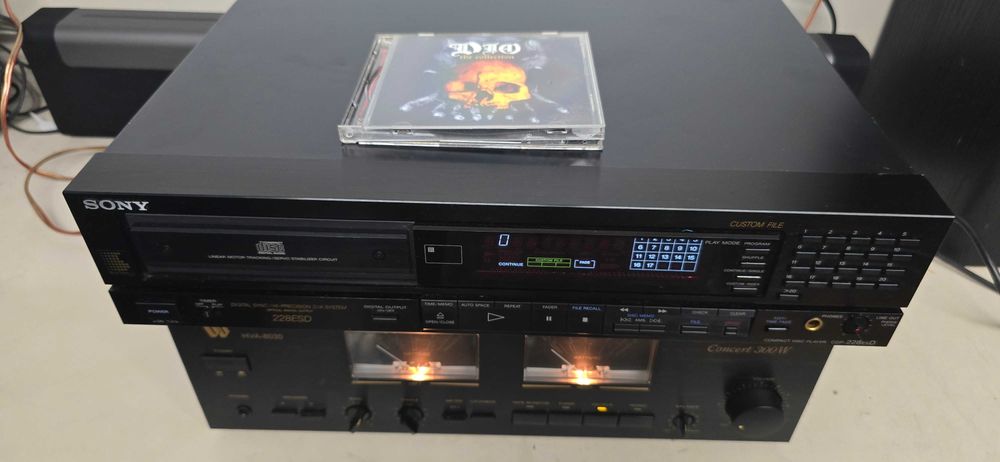 Cd player  Sony CDP 228 ES D