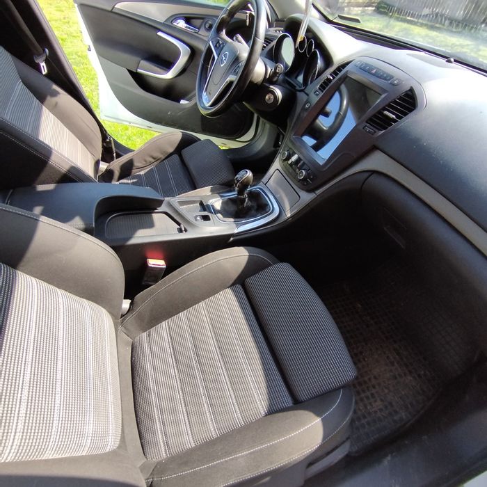 Opel Insignia Sports Tourer SW 2010 cu trapa si panoramic