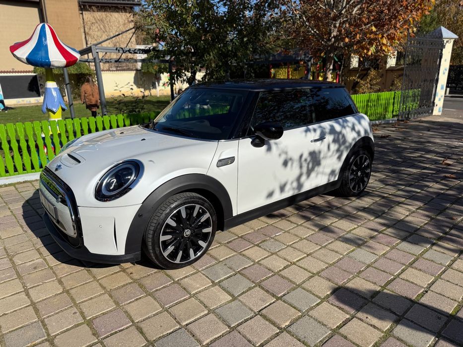 Mini Cooper SE Primul proprietar, stare impecabilă.