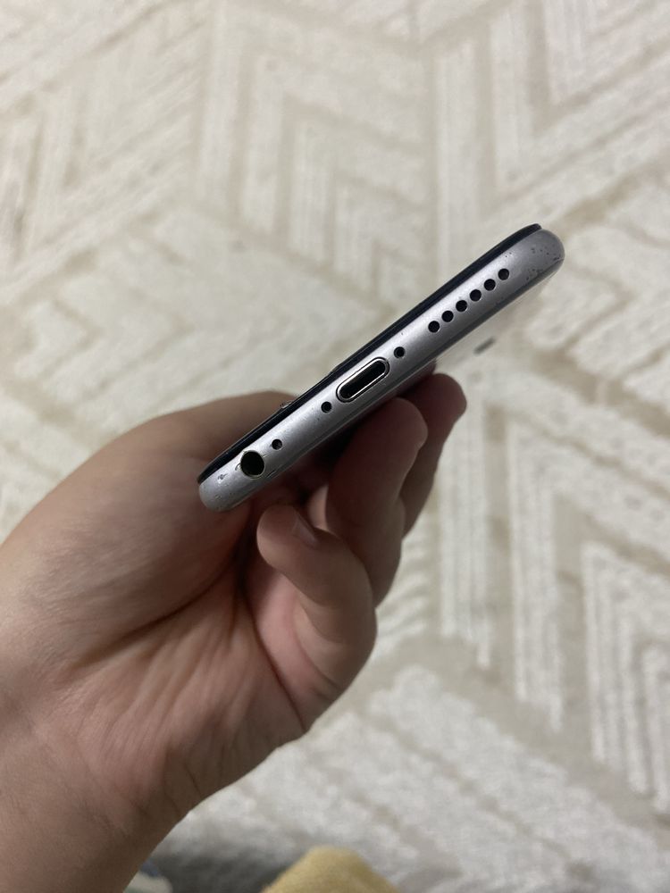 Iphone 7 , разбитый