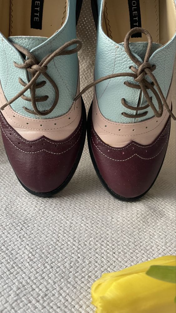Vand pantofi Oxford Dama, stare excelenta!