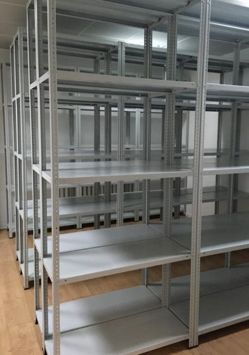 Новые полки, стеллажи, витрины для магазина г.Алматы