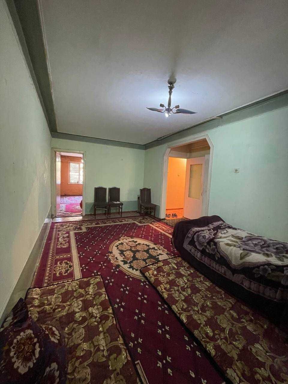 Fargona shaxar Fruniskiy masif sayoxat magazini roparasida uy sotiladi