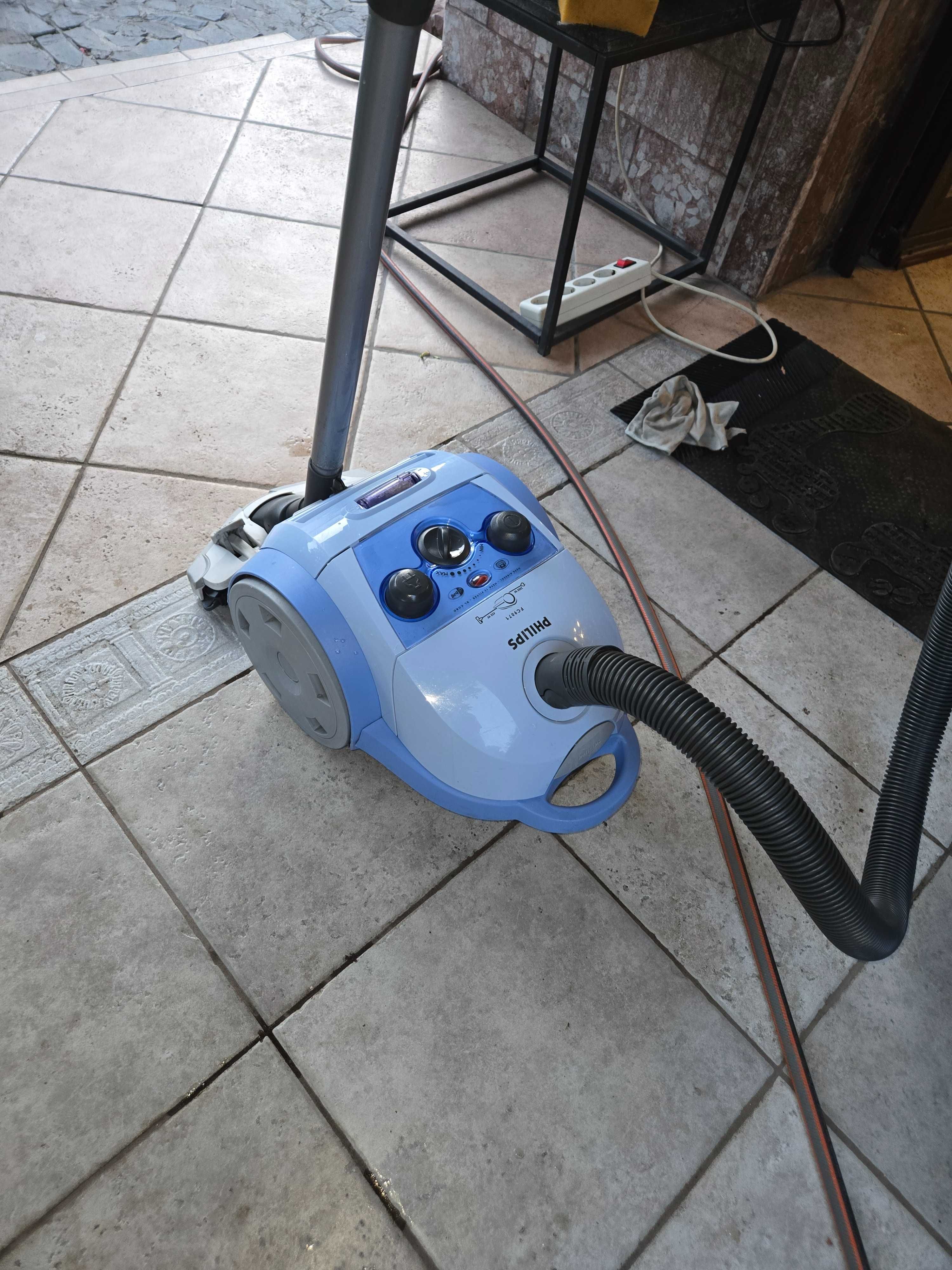 Прахосмукачка Phillips FC 9071 2000w