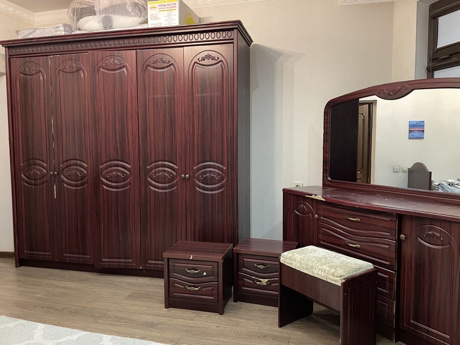 Продам комплект мебели для спальни