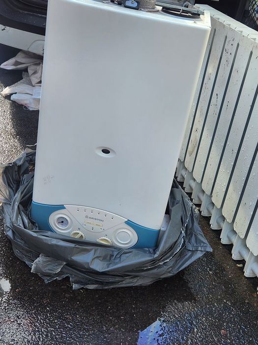 Centrala Ariston (24kw)+12 elemenți de caldura+kit de evacuare
