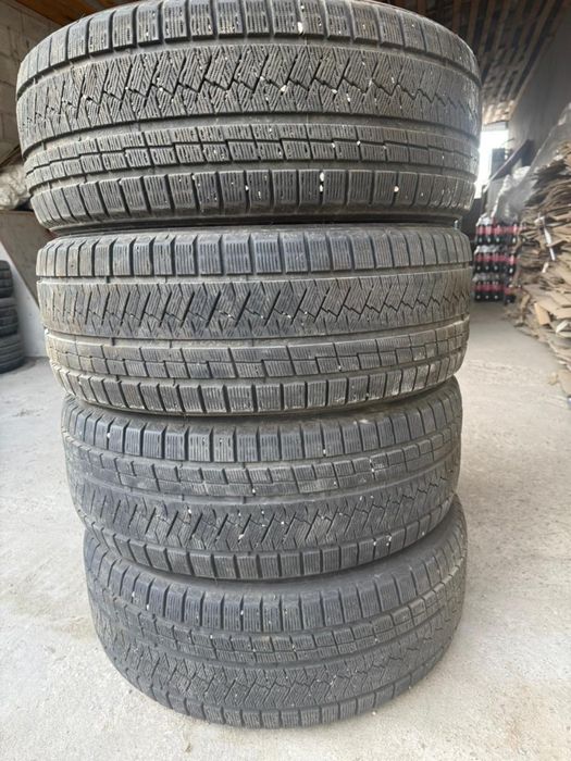 Продам комплект зимней резины Triangle Snow-Link 265/60 R18.