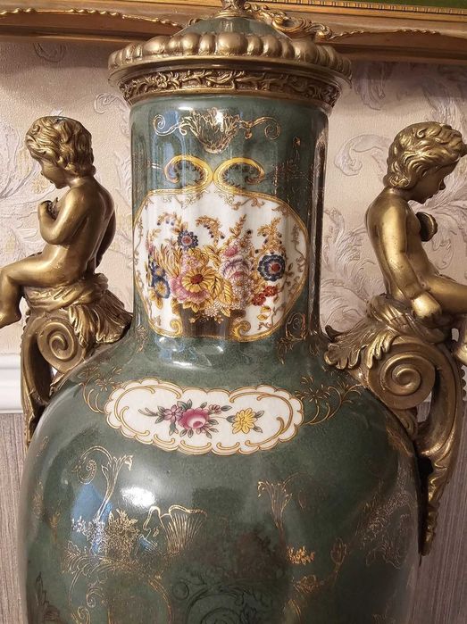 Vază decorativă elegantă,