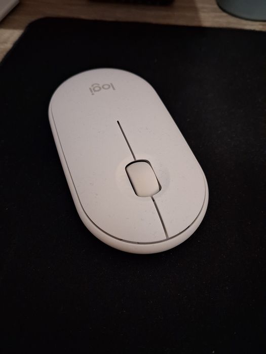 Logitech Клавиатура и мишка - Безжични