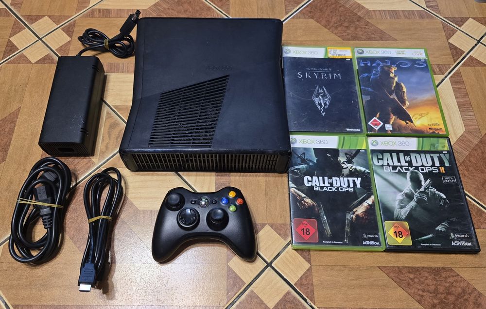 XBOX 360 Slim 250GB с игри