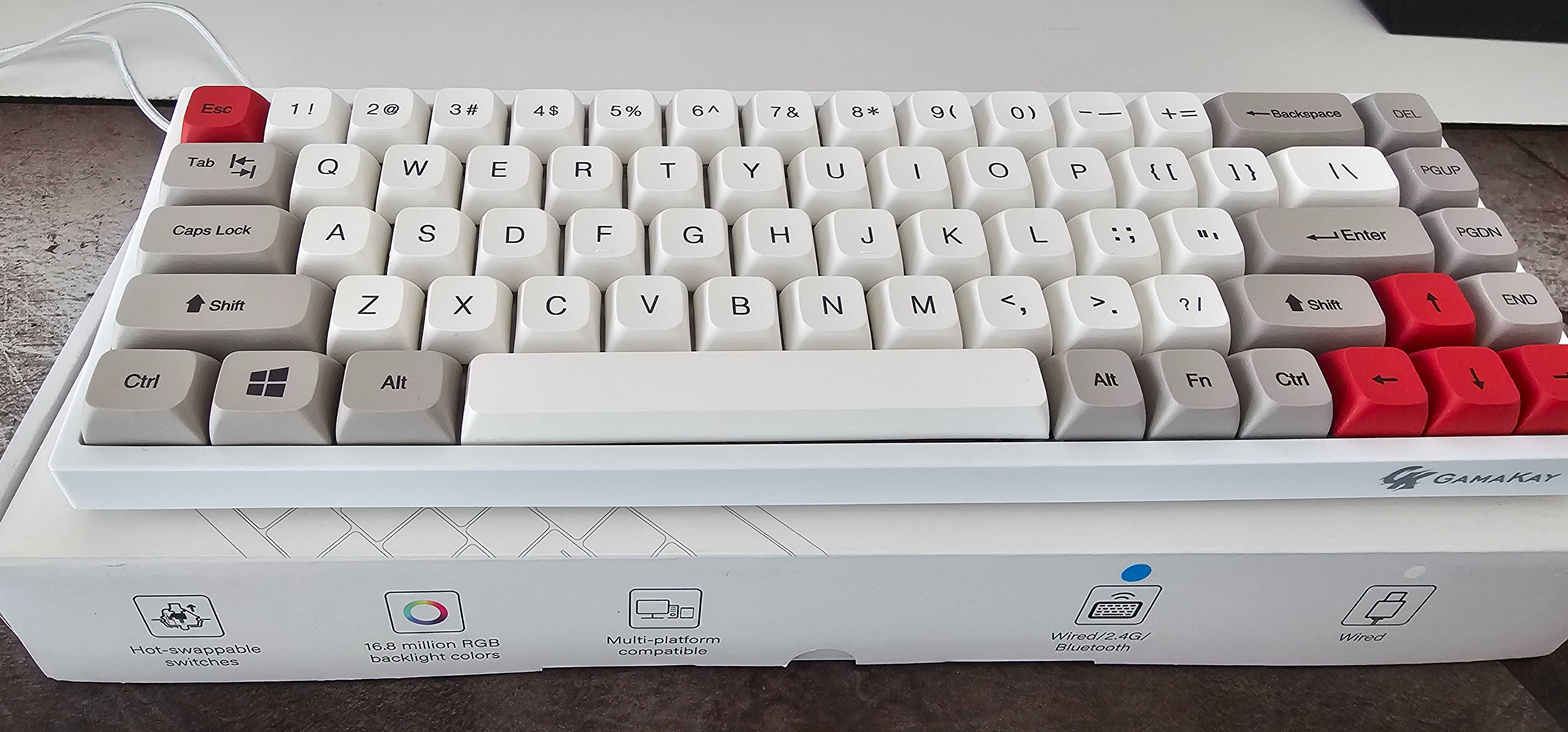 GK GAMAKAY TK68 RGB механична клавиатура (Gateron Blue Switch)