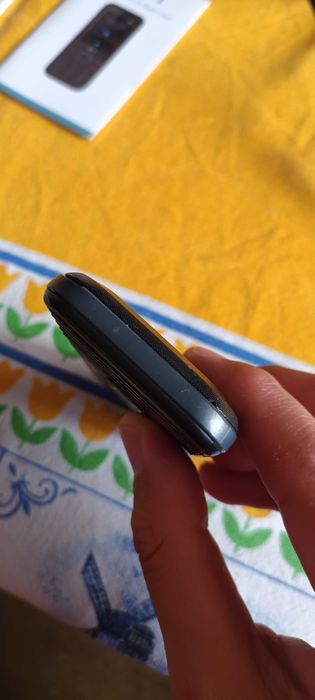 Продавам телефон MobiWire Fp-1