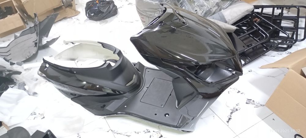 Skuter plastiklari bor va zapchastlari