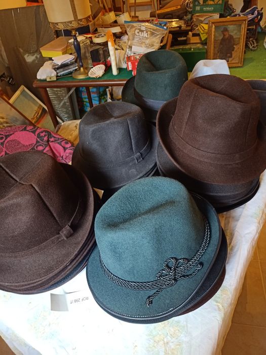 Pălării clasice și băști bărbătești