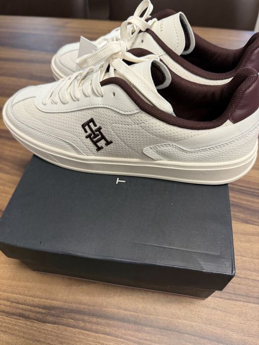 Нови кожени кецове Tommy Hilfiger