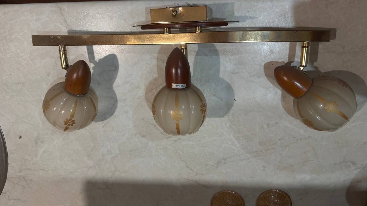 Продам люстру б/у