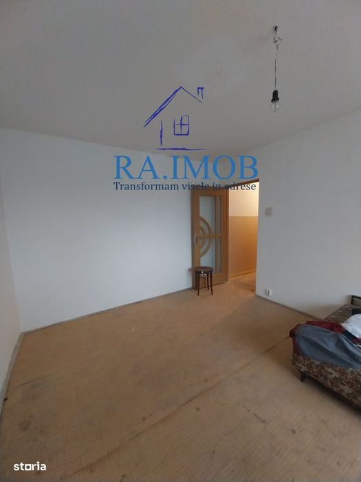 Apartament 2 camere, et 4/4, Aleea Godeanu - Vest - 38500 euro