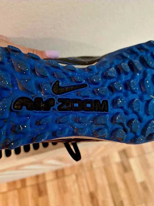 Vand adidasi fotbal Nike Air Zoom