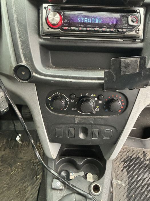 Dezmembrez logan 2  1.2 benzina si 1.5 dci