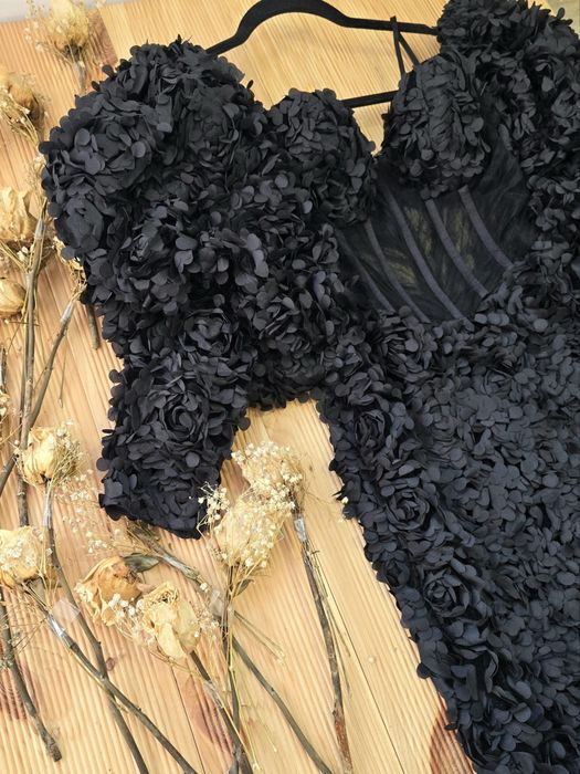 Bella Barnett ASOS нови официални рокли